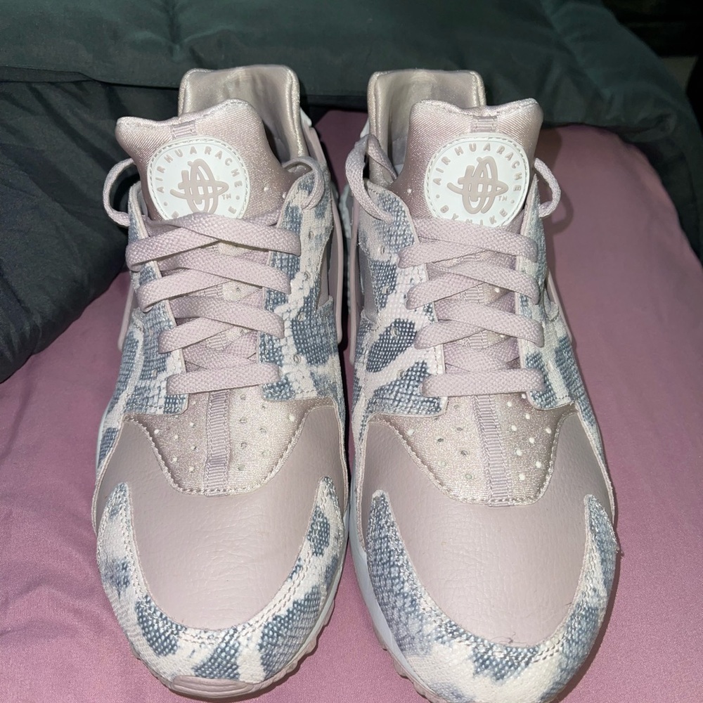 Such pretty shoes almost new tried my best to clean bottoms